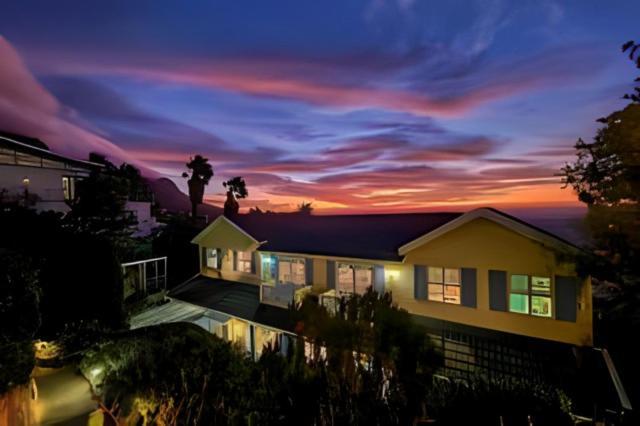 Cape Rose Cottage - Penthouse In Camps Bay Cape Town Exterior photo