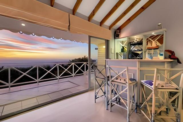 Cape Rose Cottage - Penthouse In Camps Bay Cape Town Exterior photo