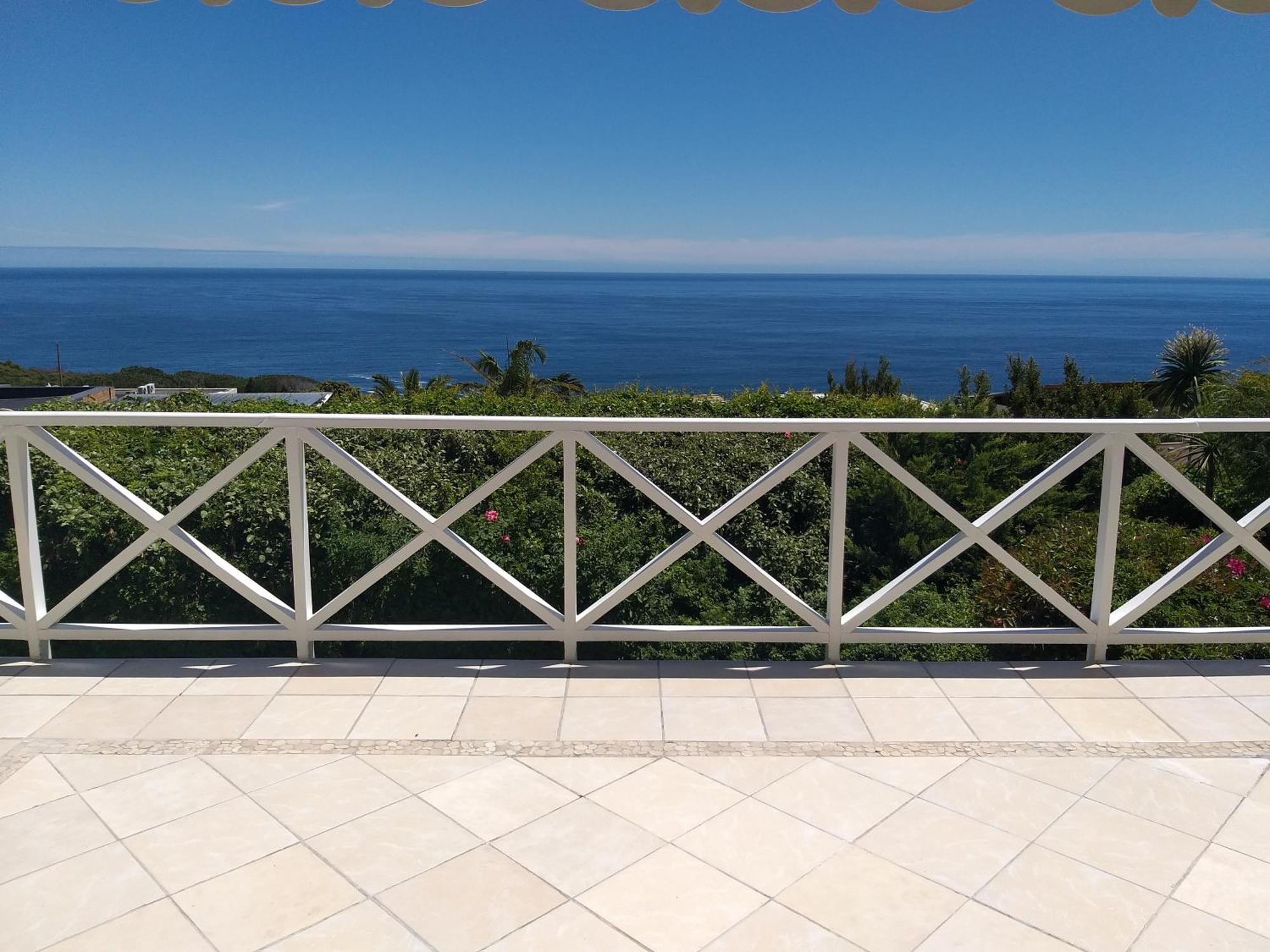 Cape Rose Cottage - Penthouse In Camps Bay Cape Town Room photo